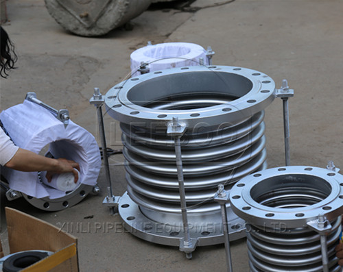 內(nèi)壓式波紋<a href=http://m.mmaw1314.com target=_blank class=infotextkey>補償器</a>的安裝